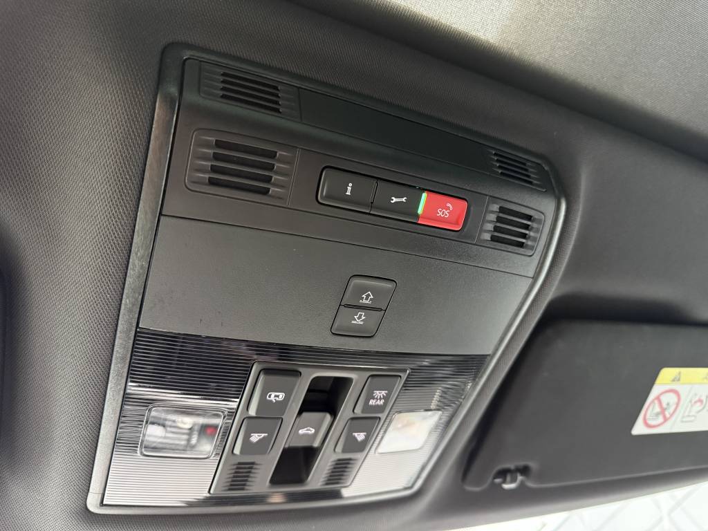 Škoda Superb Combi 2.0 TDI LAURIN & KLEMENT CRYSTAL MATRIX PANORAMA 360°KAMERA VIRTUAL MASÁŽ CANTON DSG