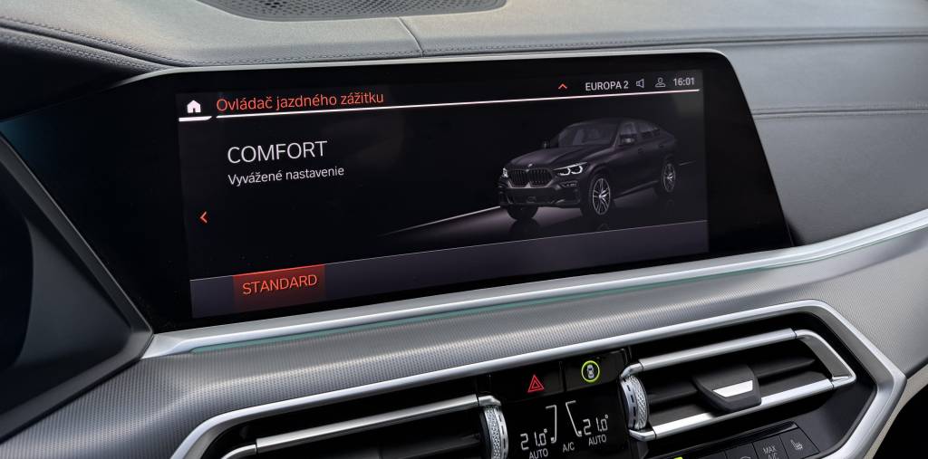 BMW X6 xDrive 30d mHEV ///M-PACKET KAMERA VIRTUAL SWAROVSKI R22 BLACK PACKET