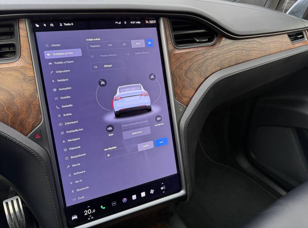 Tesla Model X LONG RANGE DUAL MOTOR 6-MIEST PREMIUM KONEKTIVITA R22 421kW