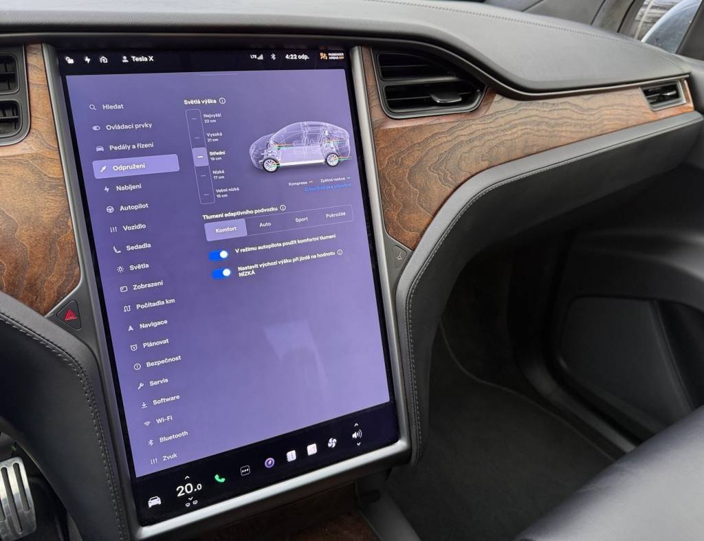 Tesla Model X LONG RANGE DUAL MOTOR 6-MIEST PREMIUM KONEKTIVITA R22 421kW