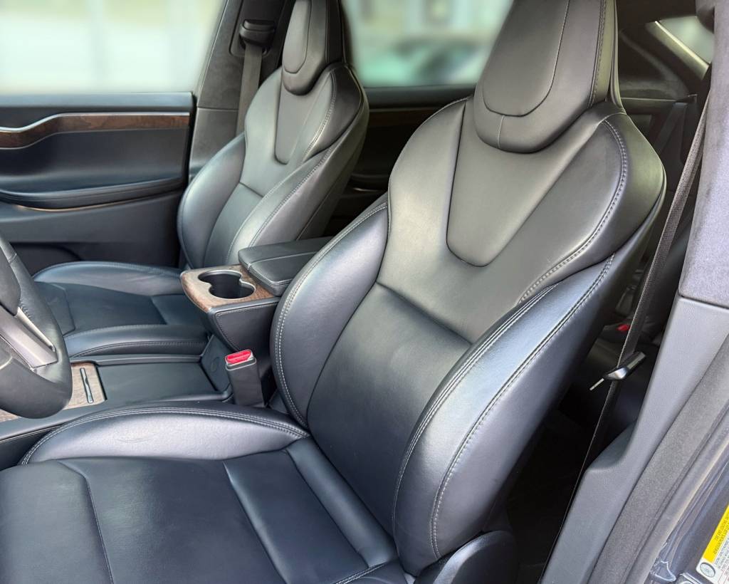 Tesla Model X LONG RANGE DUAL MOTOR 6-MIEST PREMIUM KONEKTIVITA R22 421kW