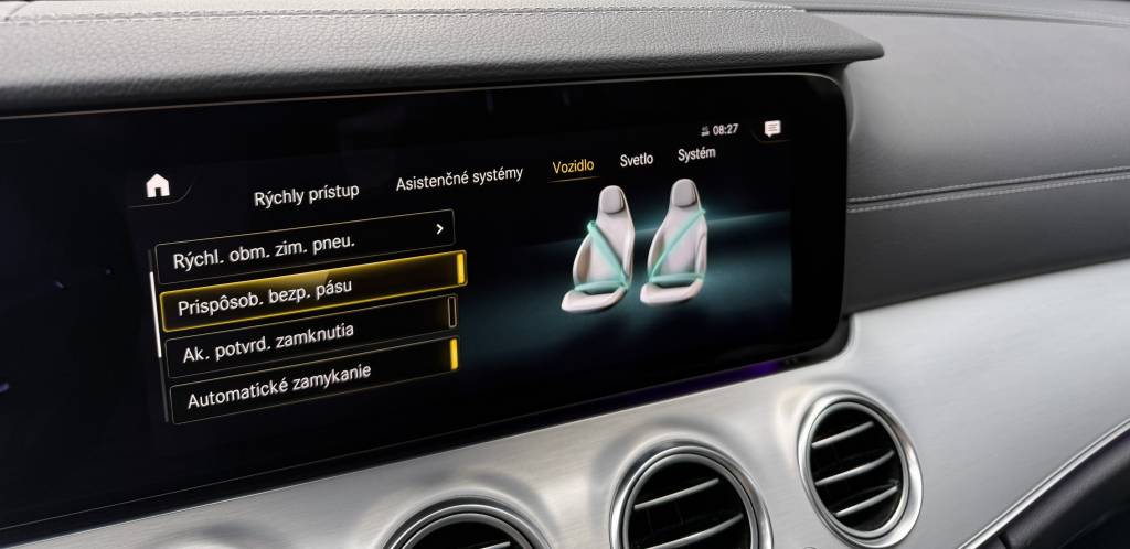 Mercedes-Benz E trieda Sedan E 2.0 mHEV AMG-LINE 360°KAMERA VIRTUAL KEYLESS NIGHT PACKET FULL LED A/T