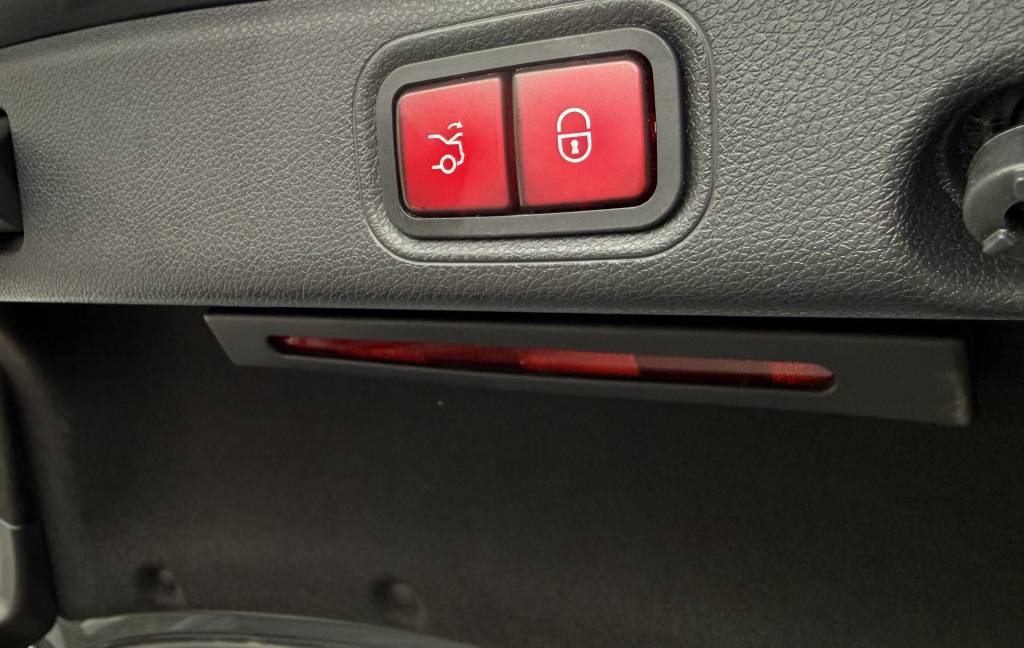 Mercedes-Benz E trieda Sedan E 2.0 mHEV AMG-LINE 360°KAMERA VIRTUAL KEYLESS NIGHT PACKET FULL LED A/T