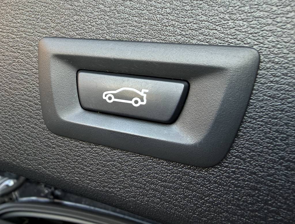 BMW X1 sDrive 2.0d PANORAMA LED ADAPTÍVNY TEMPOMAT KOŽA A/T