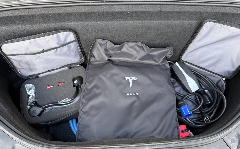 Tesla Model X LONG RANGE DUAL MOTOR 6-MIEST PREMIUM KONEKTIVITA R22 421kW