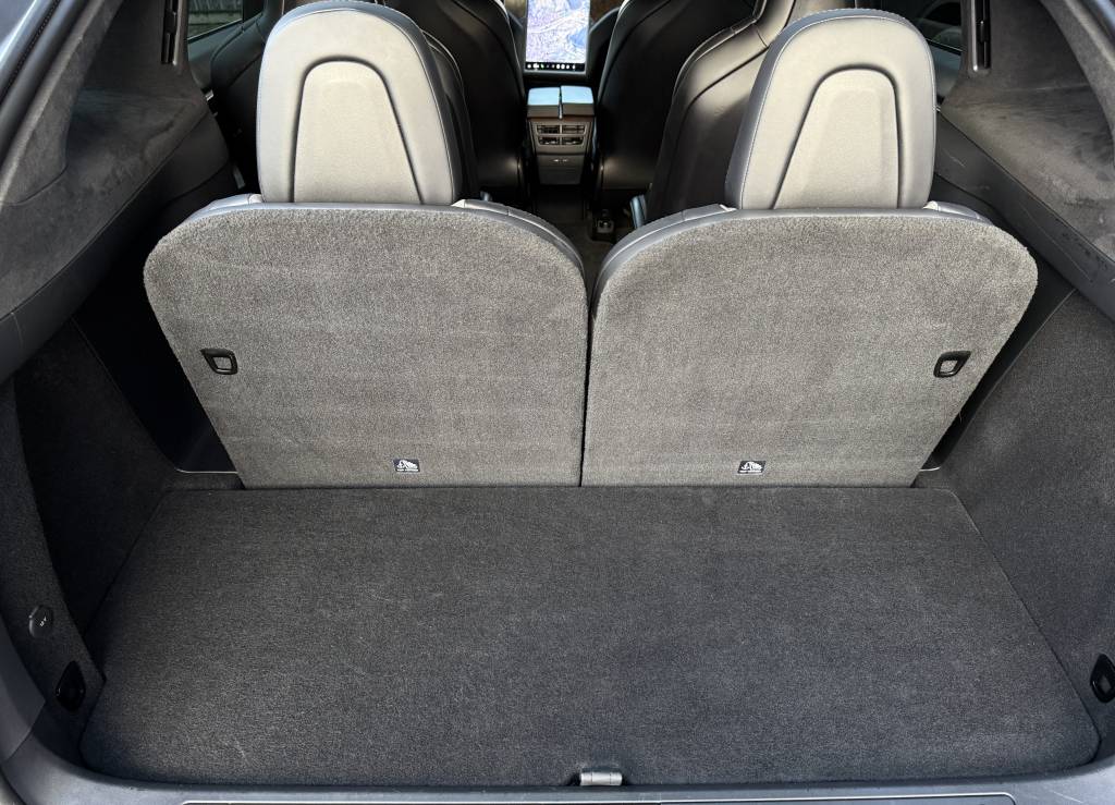 Tesla Model X LONG RANGE DUAL MOTOR 6-MIEST PREMIUM KONEKTIVITA R22 421kW