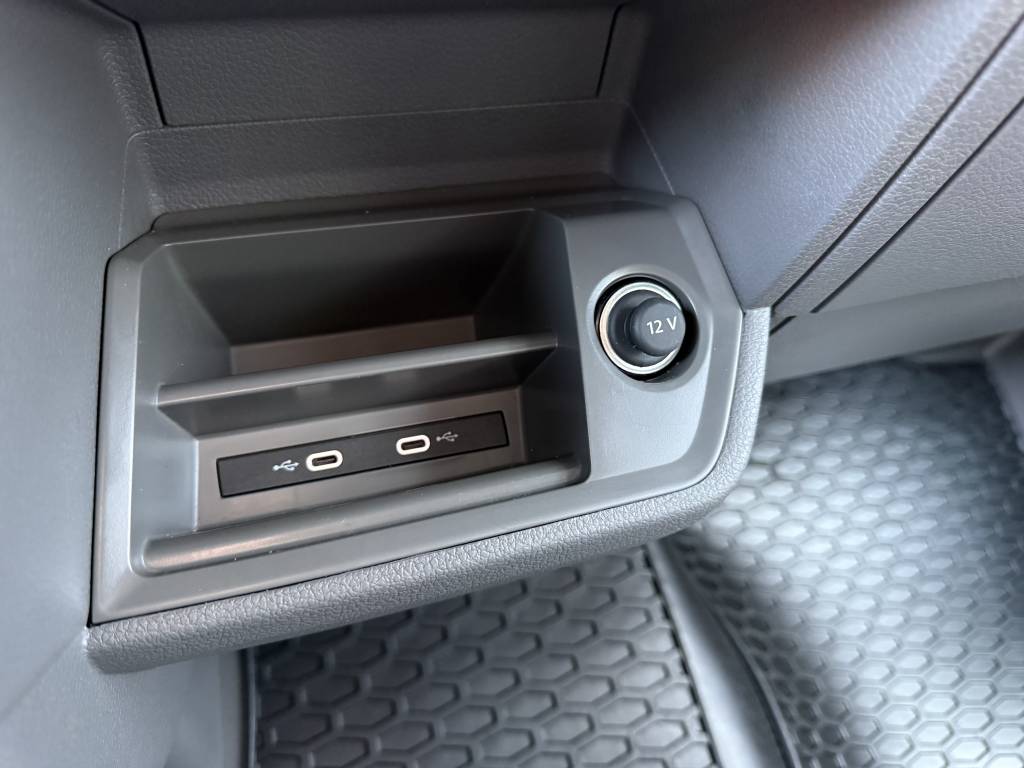 Volkswagen Crafter Dodávka 30 2.0 TDI L3 VOZIDLO V PLNEJ ZÁRUKE, 103kW, M6, 4d.