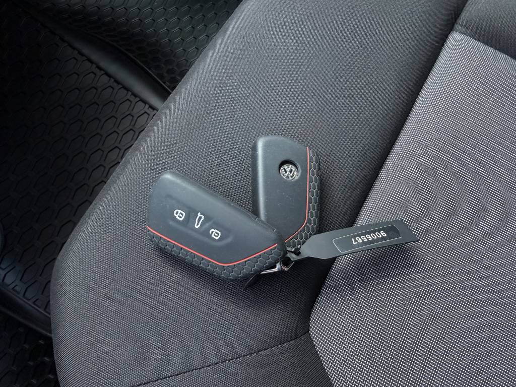 Volkswagen Crafter Dodávka 30 2.0 TDI L3 VOZIDLO V PLNEJ ZÁRUKE, 103kW, M6, 4d.