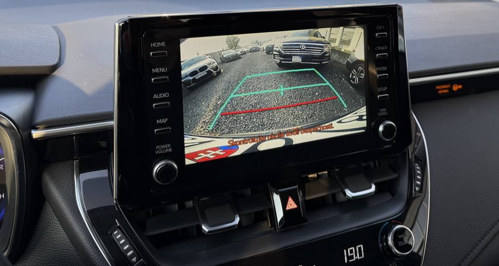 Toyota Corolla sedan 1.5 Dynamic Force Comfort KAMERA VIRTUAL FULL LED ACC