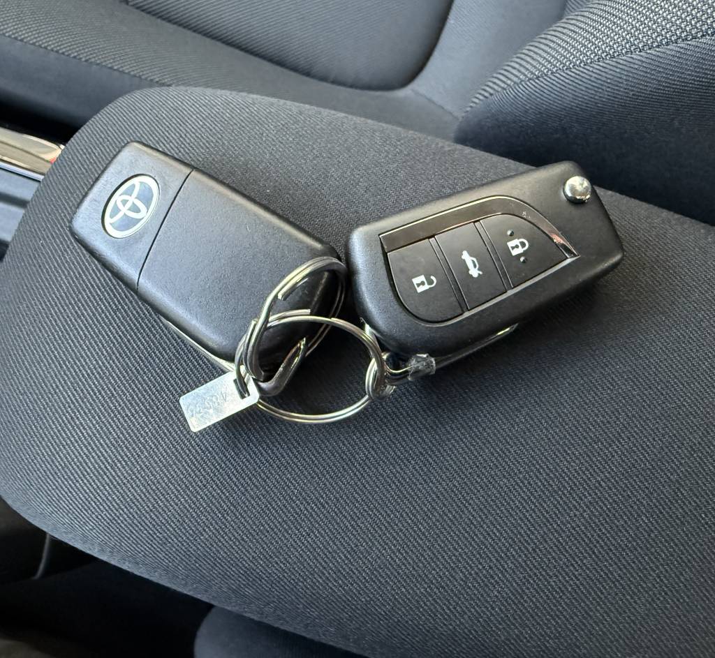 Toyota Corolla sedan 1.5 Dynamic Force Comfort KAMERA VIRTUAL FULL LED ACC