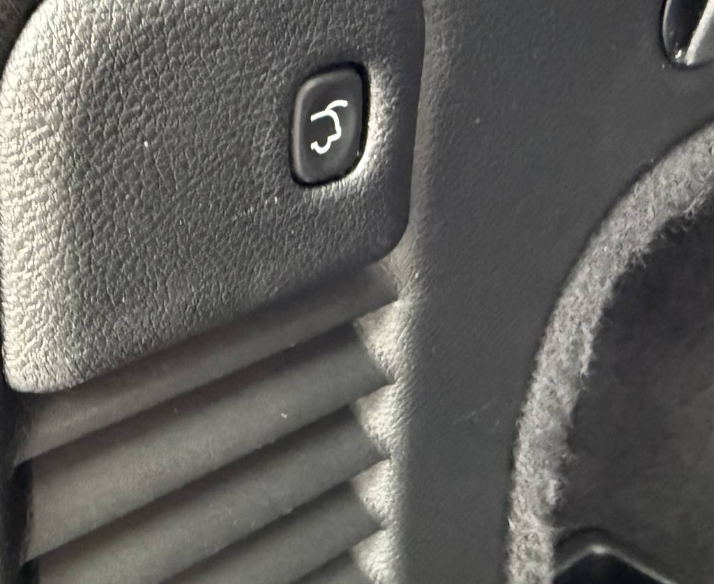 Jeep Grand Cherokee 3.0L V6 TD WEBASTO PANORAMA KAMERA OVERLAND A/T