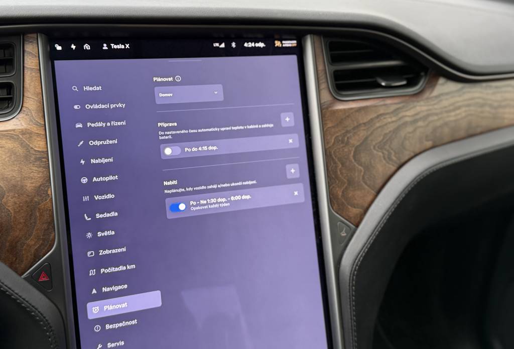 Tesla Model X LONG RANGE DUAL MOTOR 6-MIEST PREMIUM KONEKTIVITA R22 421kW