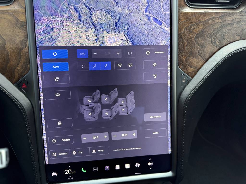 Tesla Model X LONG RANGE DUAL MOTOR 6-MIEST PREMIUM KONEKTIVITA R22 421kW