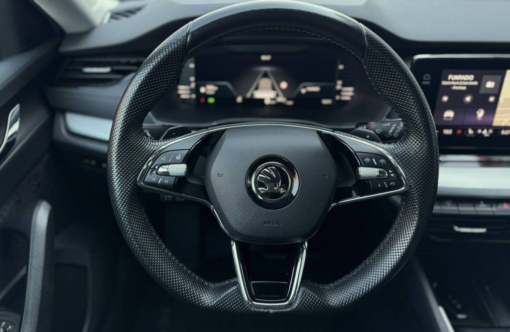 Škoda Octavia 4 Combi 2.0 TDI CRYSTAL LIGHTING RADAR VIRTUAL KEYLESS GO MASÁŽ DSG, 110kW