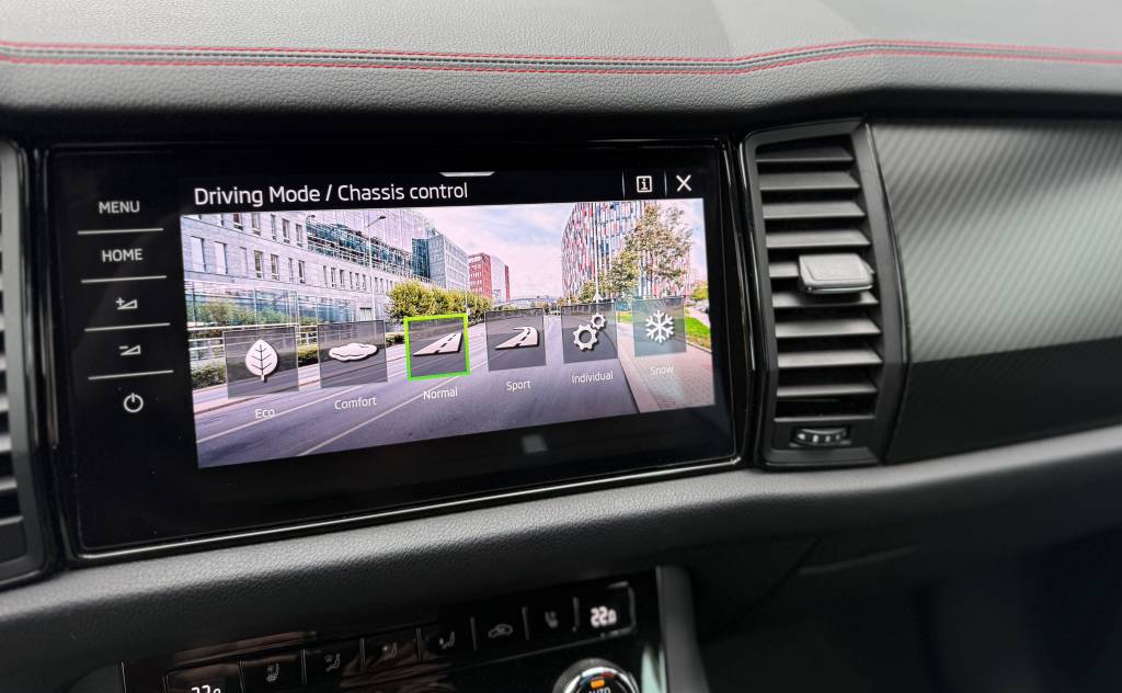 Škoda Kodiaq RS 2.0TSI 4X4 CRYSTAL MATRIX PANORAMA WEBASTO 360°KAMERA RADAR DSG