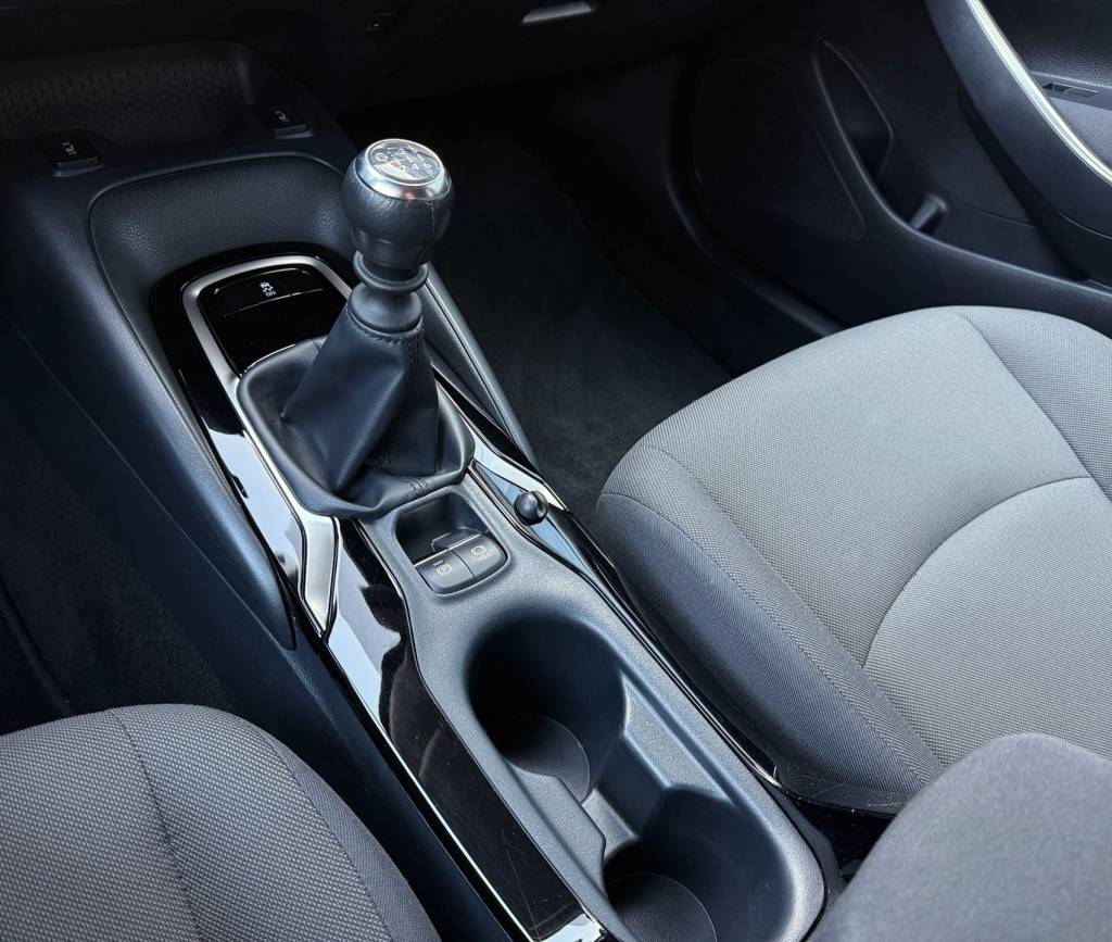 Toyota Corolla sedan 1.5 Dynamic Force Comfort KAMERA VIRTUAL FULL LED ACC