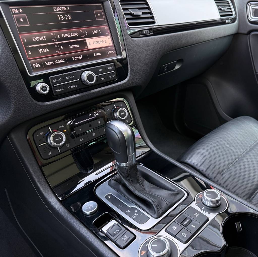 Volkswagen VW Touareg 3.0TDI V6 4MOTION 360°KAMERA WEBASTO PANORAMA RADAR DYNAUDIO