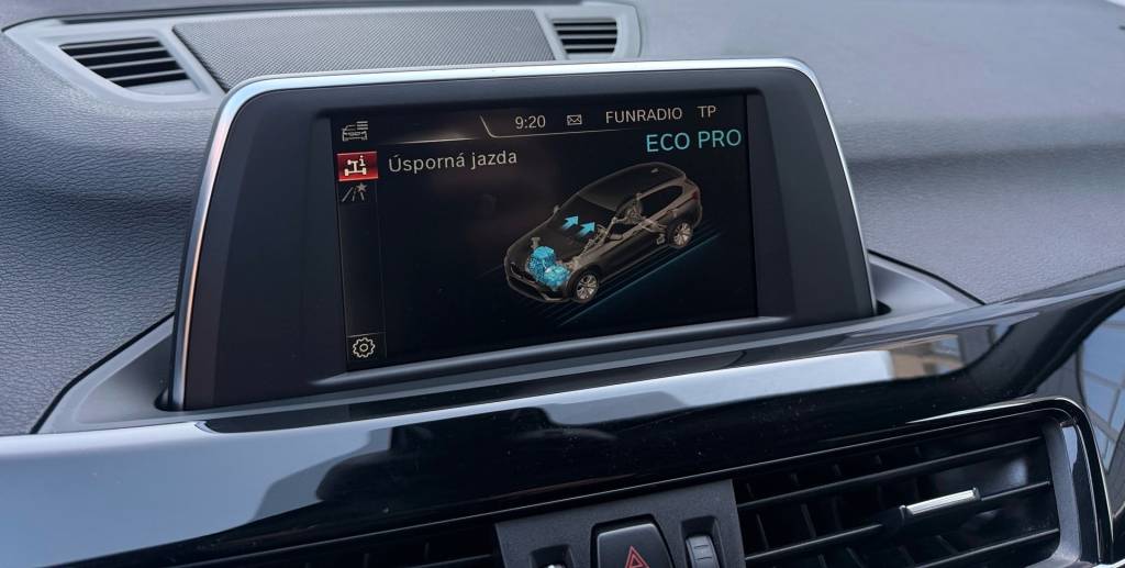 BMW X1 sDrive 2.0d PANORAMA LED ADAPTÍVNY TEMPOMAT KOŽA A/T