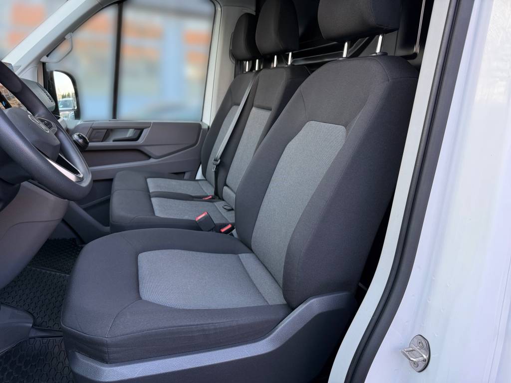 Volkswagen Crafter Dodávka 30 2.0 TDI L3 VOZIDLO V PLNEJ ZÁRUKE, 103kW, M6, 4d.