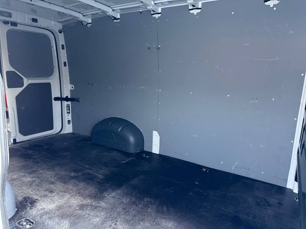 Volkswagen Crafter Dodávka 30 2.0 TDI L3 VOZIDLO V PLNEJ ZÁRUKE, 103kW, M6, 4d.