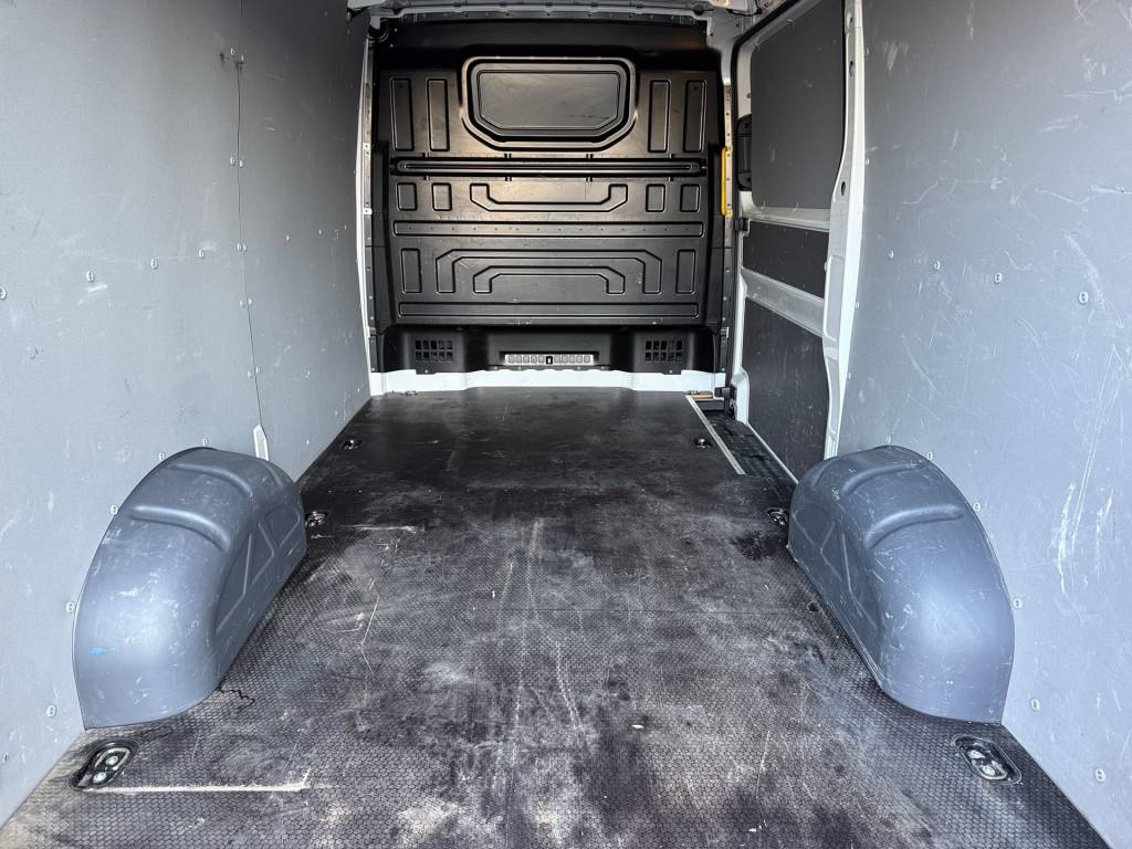 Volkswagen Crafter Dodávka 30 2.0 TDI L3 VOZIDLO V PLNEJ ZÁRUKE, 103kW, M6, 4d.