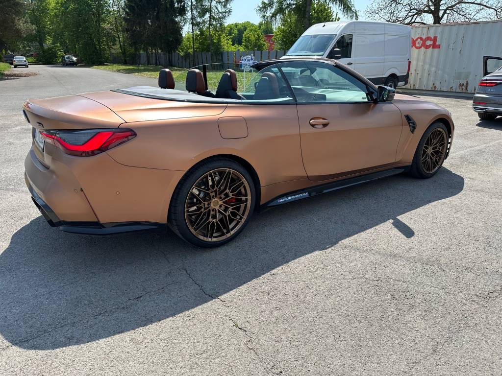 BMW M4 Competition xDrive Cabrio INDIVIDUAL /VOZIDLO V PLNEJ FABRICKEJ ZÁRUKE/