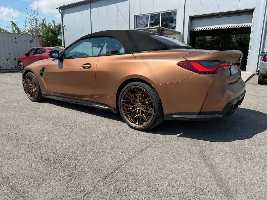 BMW M4 Competition xDrive Cabrio INDIVIDUAL /VOZIDLO V PLNEJ FABRICKEJ ZÁRUKE/