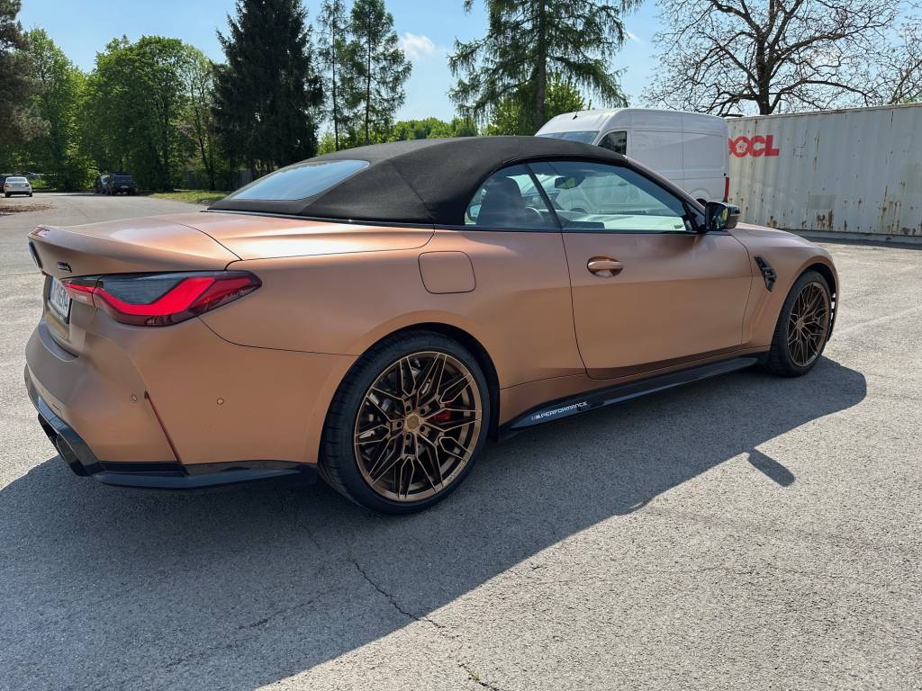 BMW M4 Competition xDrive Cabrio INDIVIDUAL /VOZIDLO V PLNEJ FABRICKEJ ZÁRUKE/