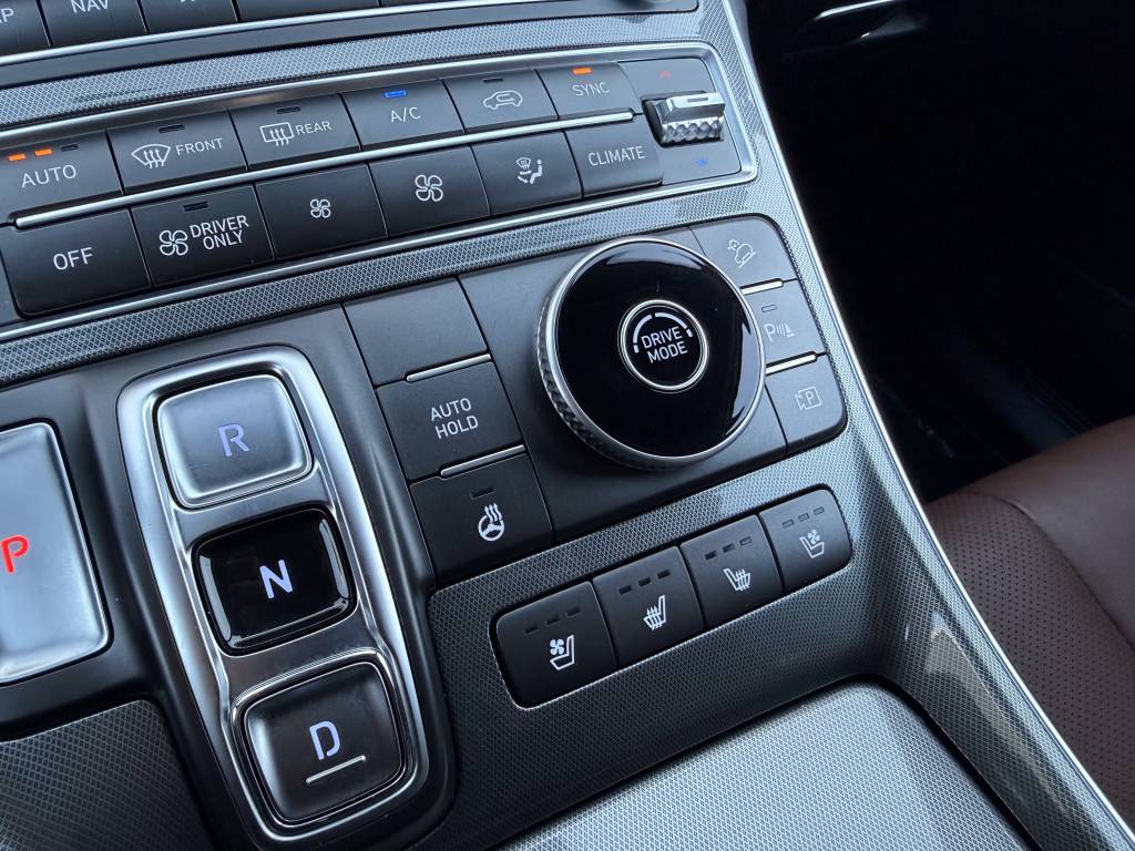 Hyundai Santa Fe 1.6 T-GDi HEV PREMIUM HEAD-UP 360°KAMERA KRELL AUDIO FULL LED /VOZIDLO V ZÁRUKE/