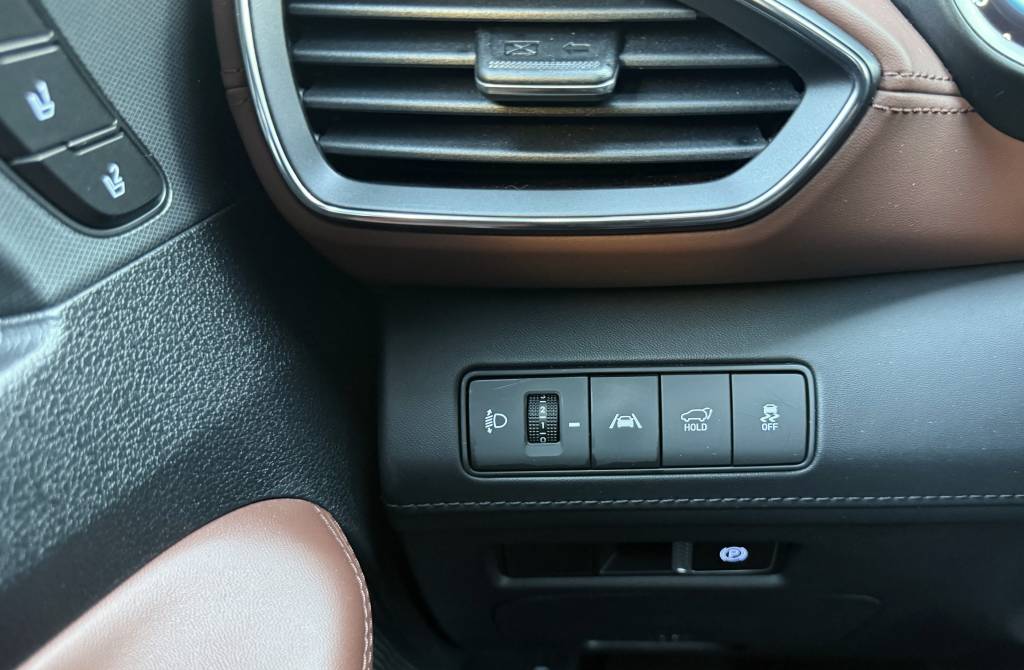 Hyundai Santa Fe 1.6 T-GDi HEV PREMIUM HEAD-UP 360°KAMERA KRELL AUDIO FULL LED /VOZIDLO V ZÁRUKE/