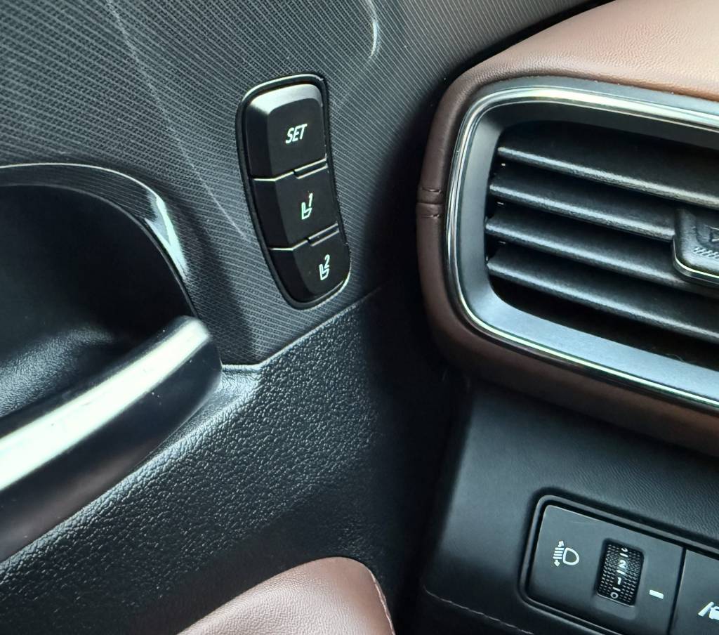 Hyundai Santa Fe 1.6 T-GDi HEV PREMIUM HEAD-UP 360°KAMERA KRELL AUDIO FULL LED /VOZIDLO V ZÁRUKE/