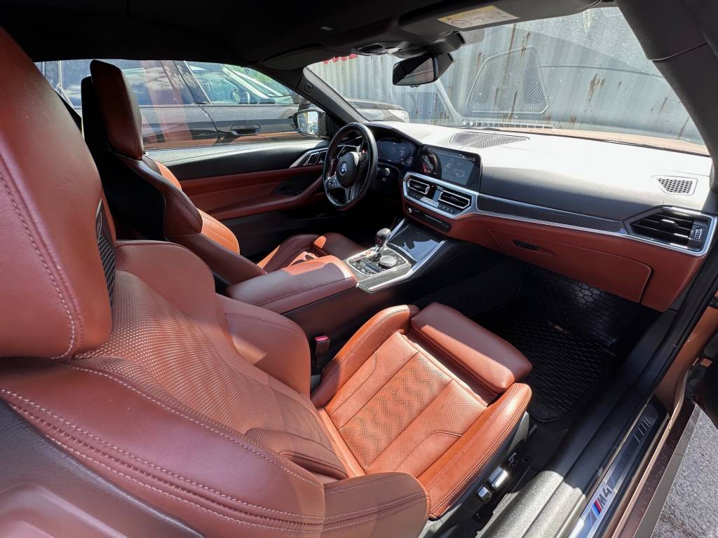 BMW M4 Competition xDrive Cabrio INDIVIDUAL /VOZIDLO V PLNEJ FABRICKEJ ZÁRUKE/