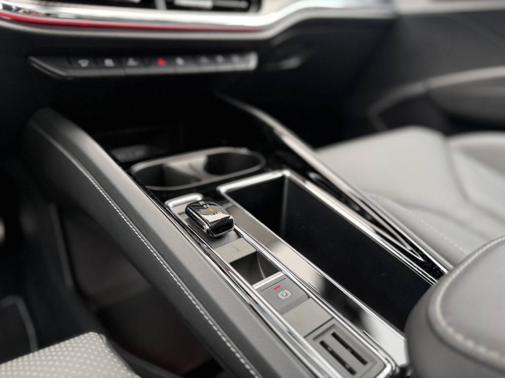 Škoda Enyaq Coupé RS 4X4 HEAD-UP CRYSTAL MATRIX 360°KAMERA MASÁŽ PANORAMA CANTON RADAR R21