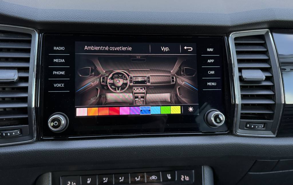 Škoda Kodiaq 2.0 TDI 7-MIEST 360°KAMERA WEBASTO PANORAMA RADAR FULL LED R19 DSG