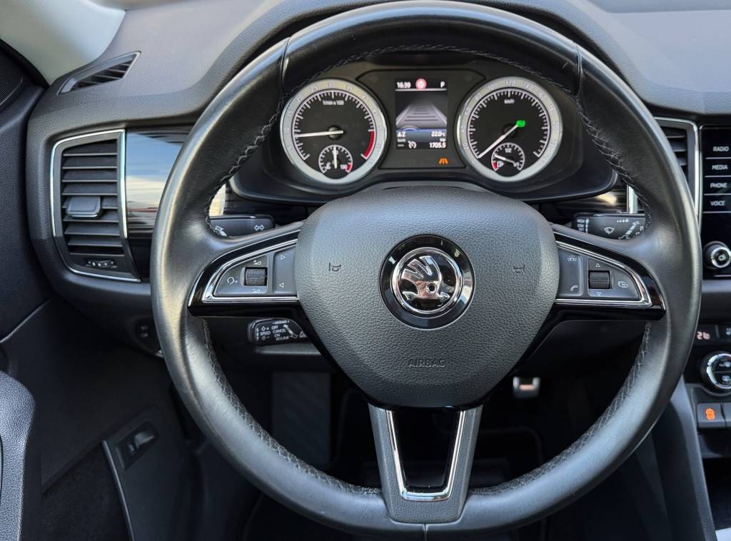 Škoda Kodiaq 2.0 TDI 7-MIEST 360°KAMERA WEBASTO PANORAMA RADAR FULL LED R19 DSG