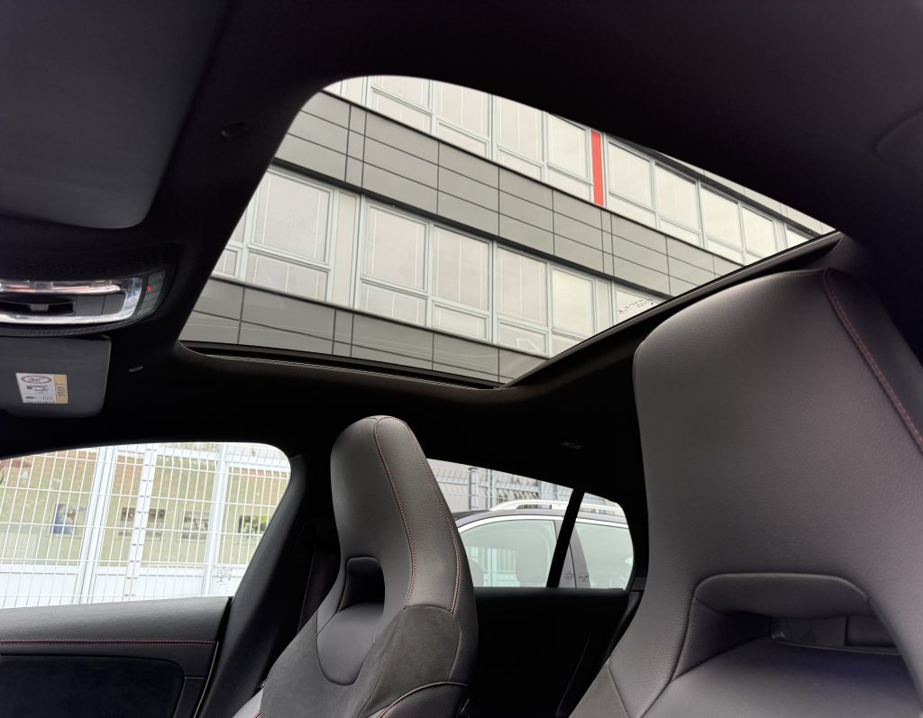Mercedes-Benz CLA Shooting Brake 2.0D AMG-LINE MULTIBEAM MATRIX PANORAMA KAMERA VIRTUAL NIGHT PACKET