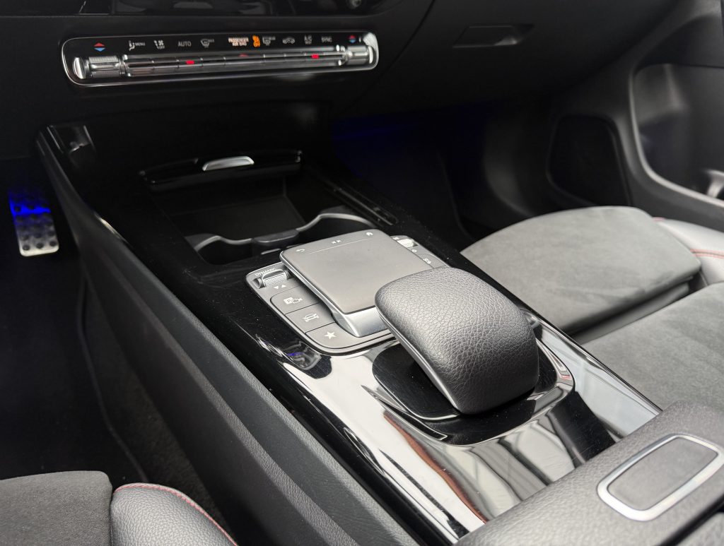 Mercedes-Benz CLA Shooting Brake 2.0D AMG-LINE MULTIBEAM MATRIX PANORAMA KAMERA VIRTUAL NIGHT PACKET