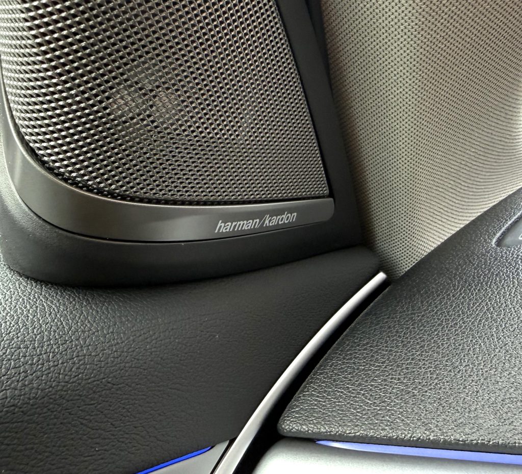 BMW Rad 5 520d HEAD-UP HARMAN/KARDON 360°KAMERA MASÁŽ STREŠNÉ OKNO A/T