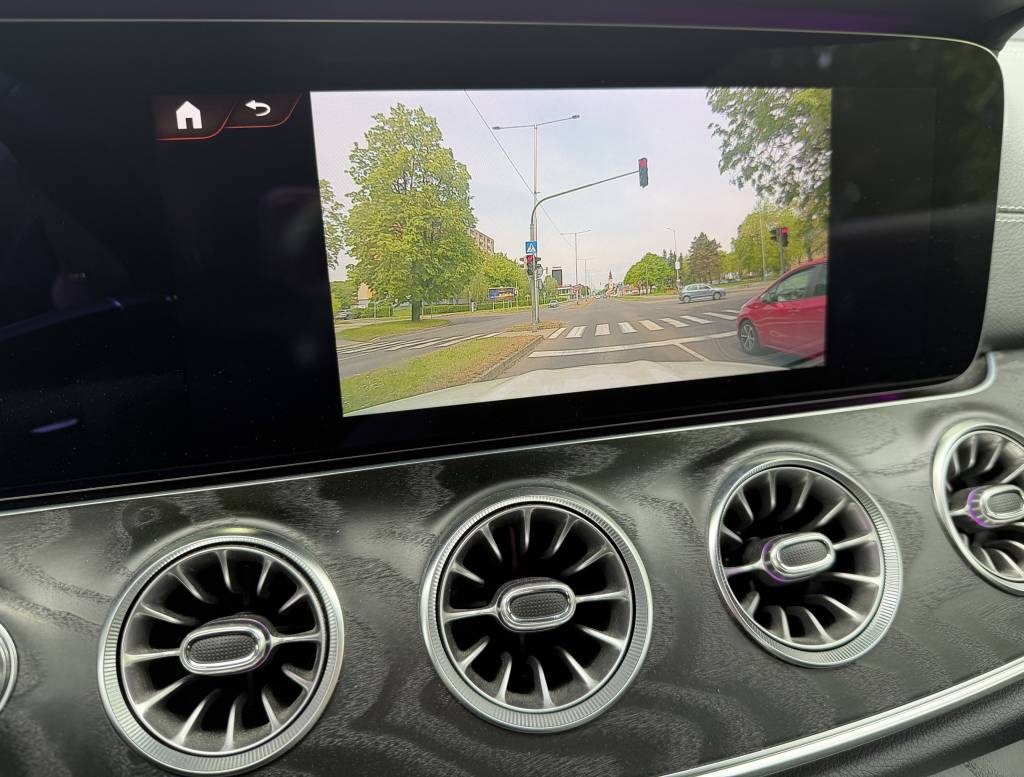 Mercedes-Benz E trieda Kabriolet 220d 3xAMG-LINE DESIGNO MULTIBEAM MATRIX AIRSCARF AIRCAP KAMERA
