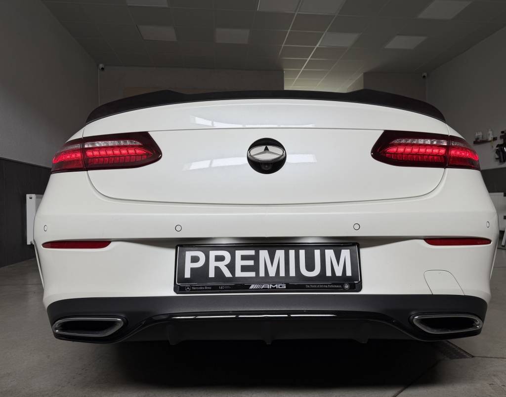 Mercedes-Benz E trieda Kabriolet 220d 3xAMG-LINE DESIGNO MULTIBEAM MATRIX AIRSCARF AIRCAP KAMERA