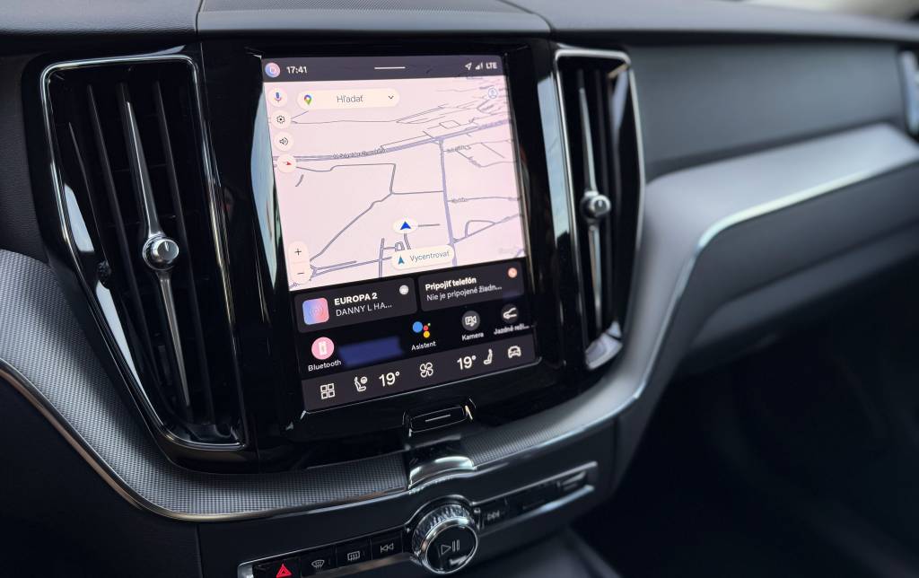 Volvo XC60 2.0 B4D mHEV PLUS DARK MATRIX LED KAMERA VIRTUAL RADAR KEYLESS GO A/T