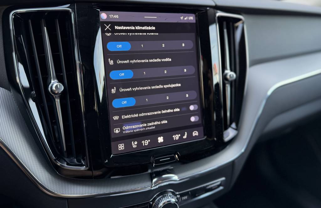 Volvo XC60 2.0 B4D mHEV PLUS DARK MATRIX LED KAMERA VIRTUAL RADAR KEYLESS GO A/T