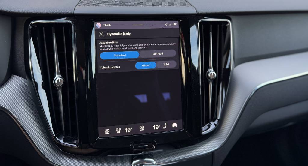 Volvo XC60 2.0 B4D mHEV PLUS DARK MATRIX LED KAMERA VIRTUAL RADAR KEYLESS GO A/T