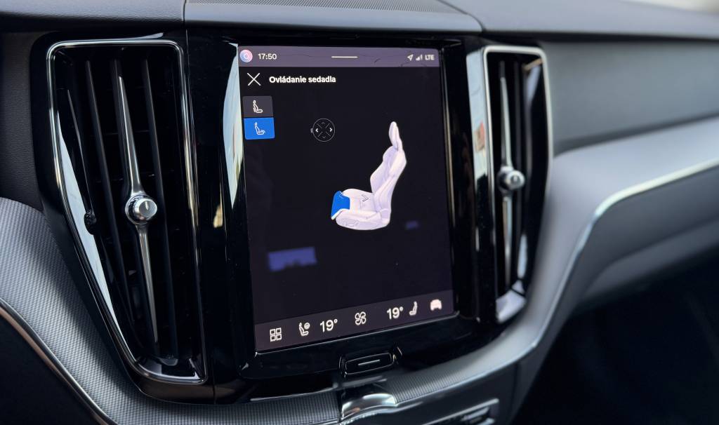 Volvo XC60 2.0 B4D mHEV PLUS DARK MATRIX LED KAMERA VIRTUAL RADAR KEYLESS GO A/T