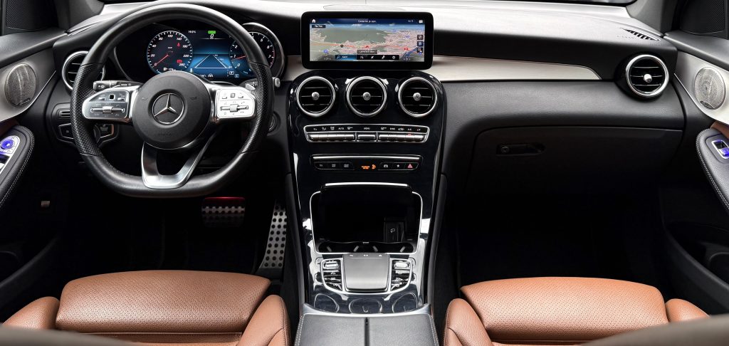 Mercedes-Benz GLC SUV 300 mHEV 4MATIC AMG-LINE MULTIBEAM MATRIX PANORAMA 360°KAM. BURMESTER VIRTUAL