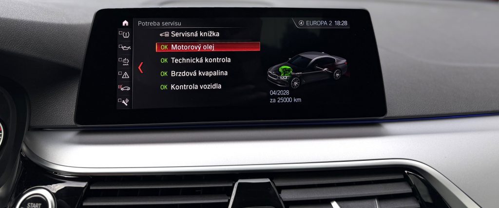 BMW Rad 5 520d HEAD-UP HARMAN/KARDON 360°KAMERA MASÁŽ STREŠNÉ OKNO A/T