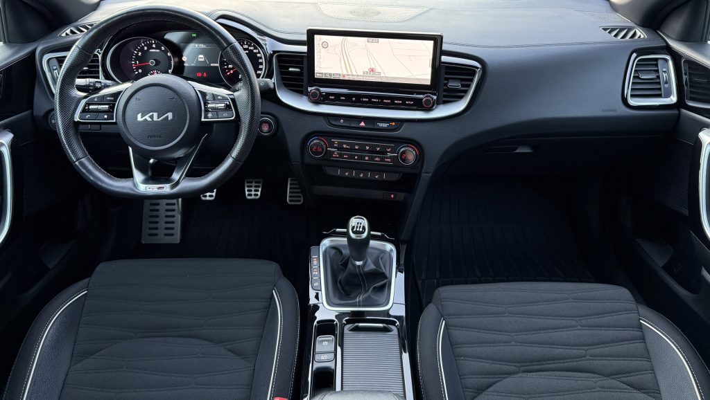 Kia Ceed SW 1.5 T-GDi GT-LINE /VOZIDLO V PLNEJ ZÁRUKE/