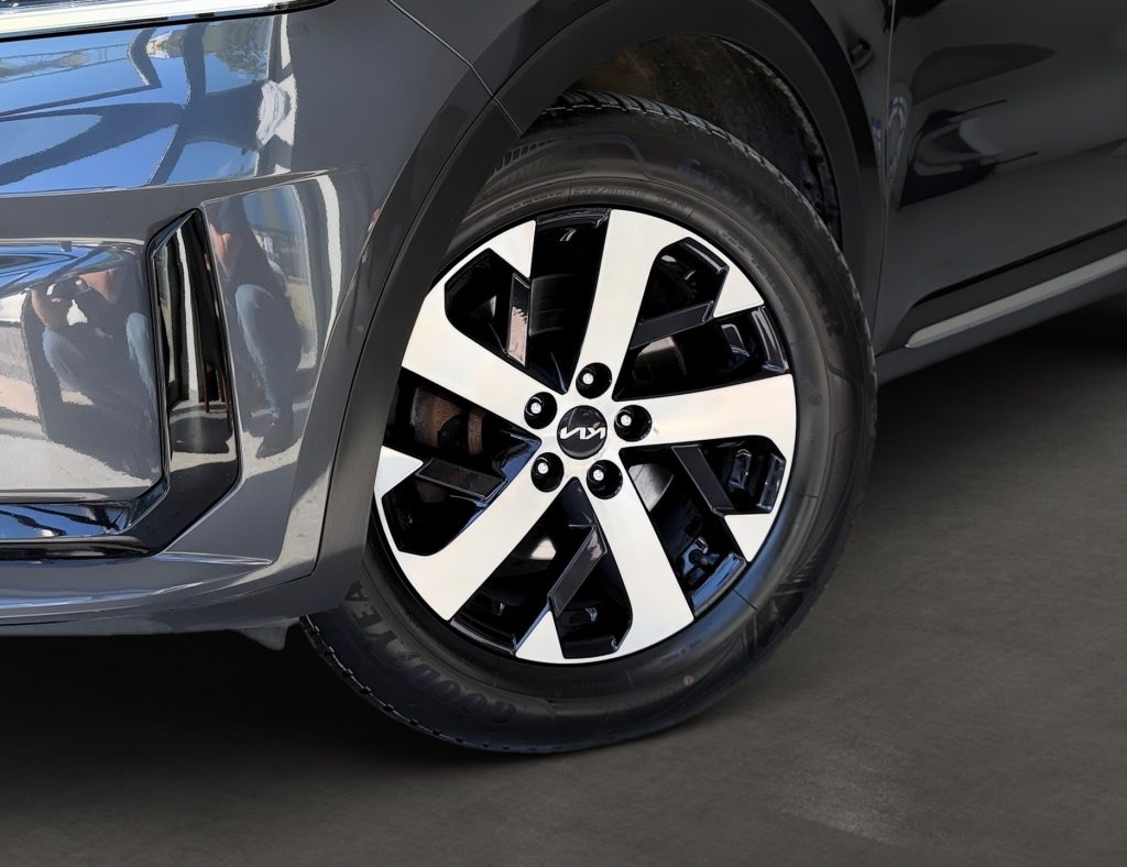 Kia Sorento 2.2 CRDi 4X4 Exclusive FULL LED KAMERA VIRTUAL ŤAŽNÉ