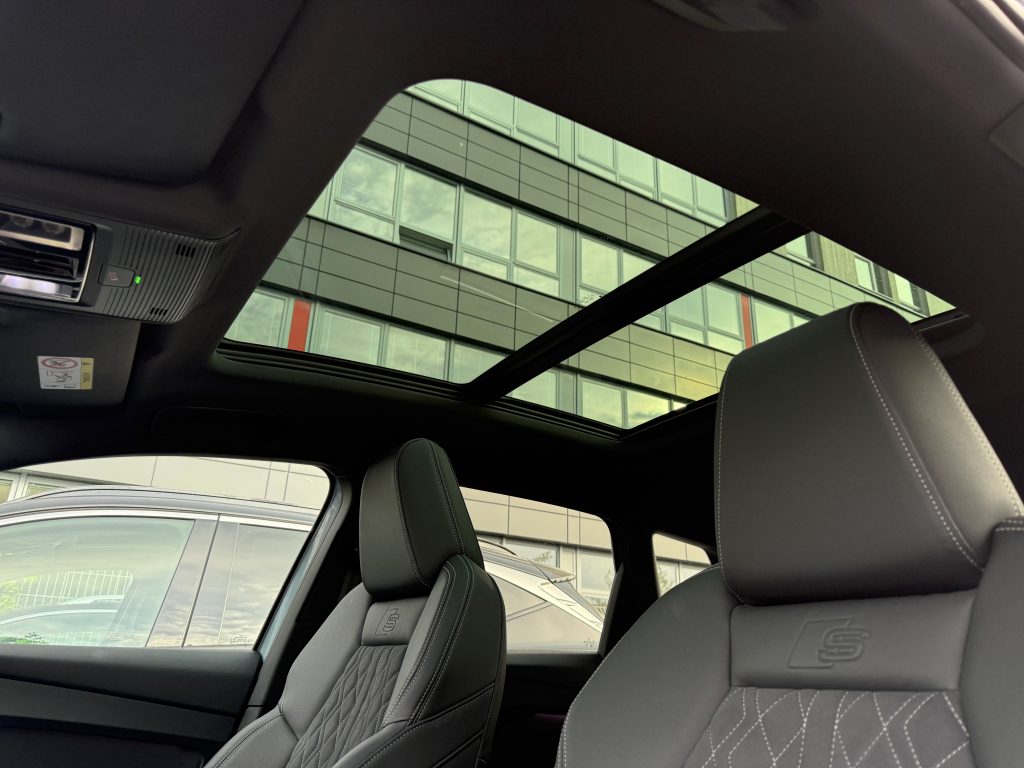 Audi Q4 e-tron 40 3xS-LINE PANORAMA R20 AVILO BATTERY CERTIFICATE 82kWh, 150kW
