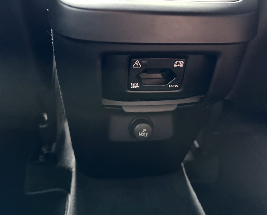 Volvo XC90 D5 AWD INSCRIPTION 7-MIEST KAMERA VIRTUAL FULL LED A/T, 173kW